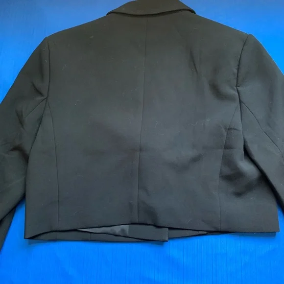 Chic short Jacket - Picture 4 of 4